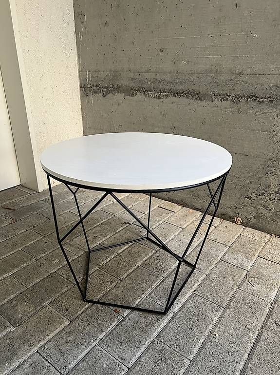 Tables: Beistelltisch mit Holzplatte – D'occasion à Zufikon par kat_w9sv