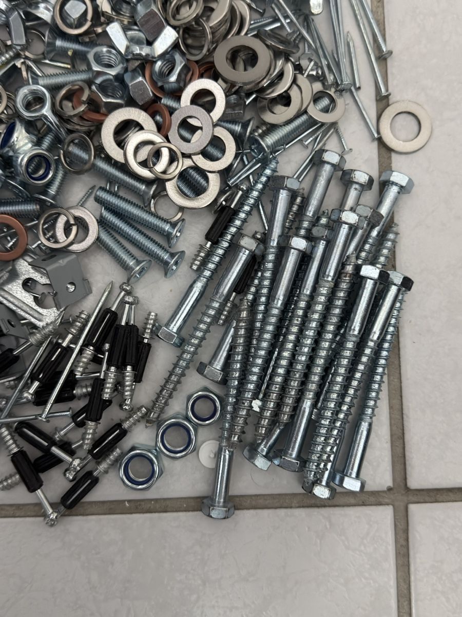 Ferramenta: Lot de vis, écrous, rondelles assortis – Nuovo (secondo la descrizione) da Embrach venduto da niz_8sff 2
