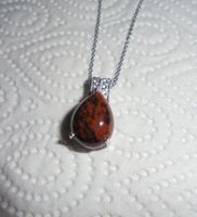 Echtschmuck: Mahagoni-Obsidian-Silberanhänger