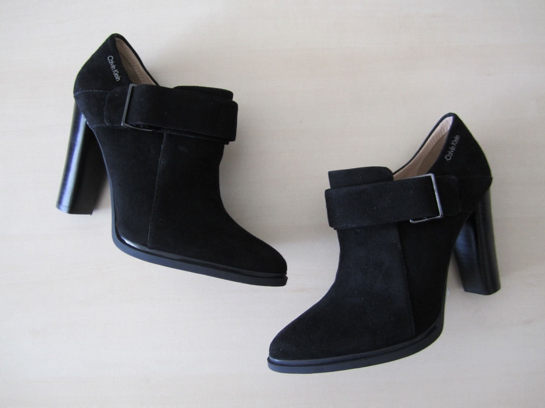 Calvin Klein Scarpe da donna: Stiefelette / Bottines de CALVIN KLEIN – Nuovo e nell'imballaggio originale da Lausanne venduto da Kmm03