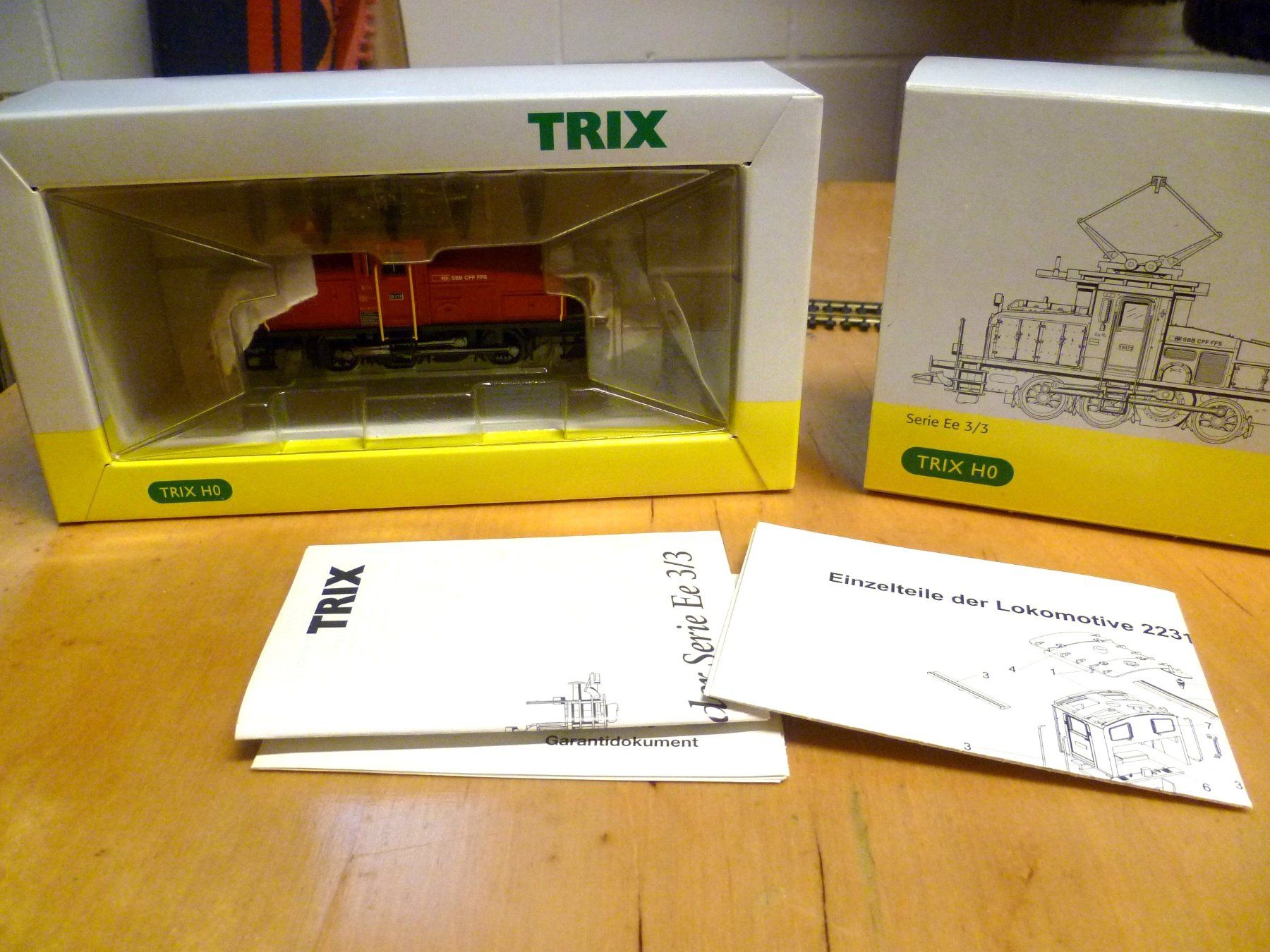 SBB/CFF/FFS Modelleisenbahnen: SBB Ee3/3 H0 DC – Neu und originalverpackt aus Rickenbach BL von umro11 5