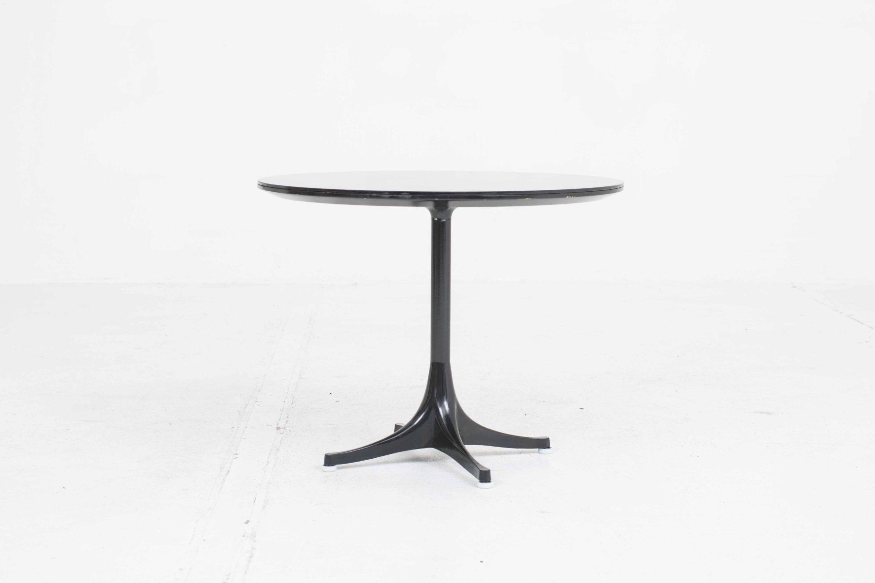 Vitra Tavoli: Vitra Pedestal Table Couchtisch von George Nelson – Usato da Zürich venduto da STUZH38 1
