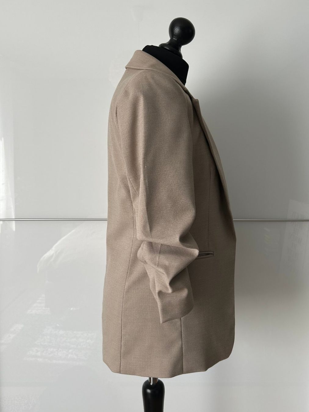 H&M Vestes: Blazer mit gerafften Ärmeln – D'occasion à Riedholz par rebeccas 3