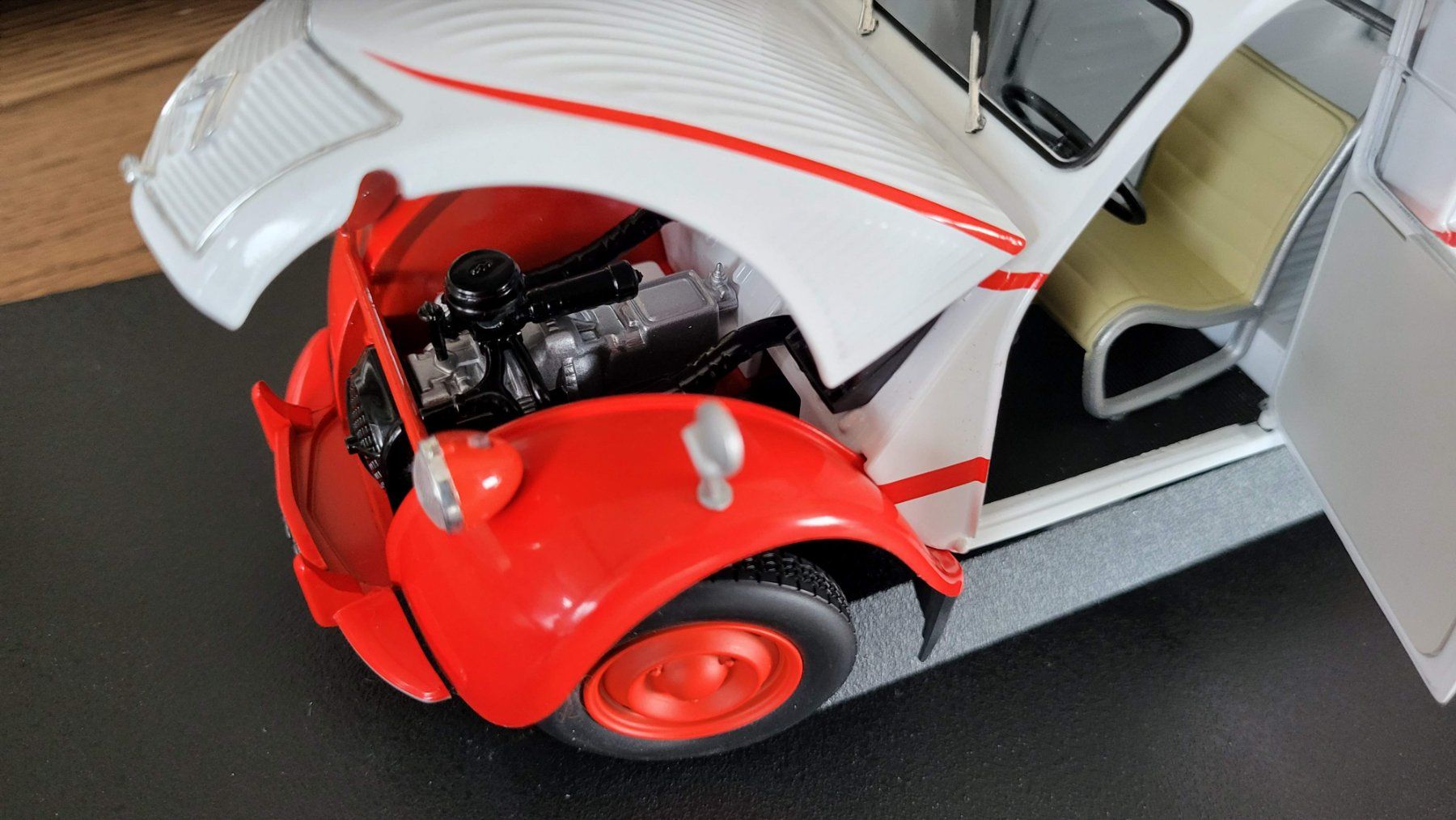 Norev Modellini d'auto: Citroën 2 CV Fourgonnette La Vache 1:18 Norev – Usato da Rothrist venduto da Juana5 6