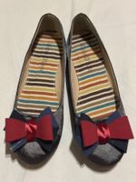 Graue Ballerinas mit rot/blauer Schleife NEU