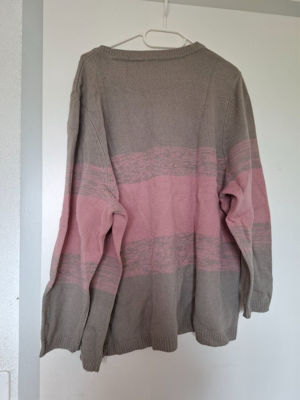 Pullover & Sweatshirts: Damen Pullover  Grösse 52 gebraucht – Gebraucht aus Roggwil BE von Konda 1