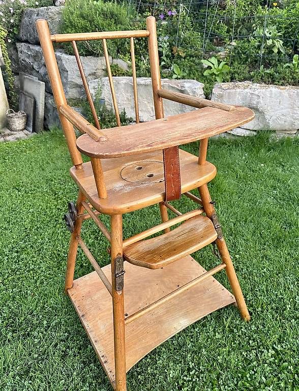 Chaises hautes: Kinderhochstuhl gratis  – D'occasion à Siglistorf par Chayabru