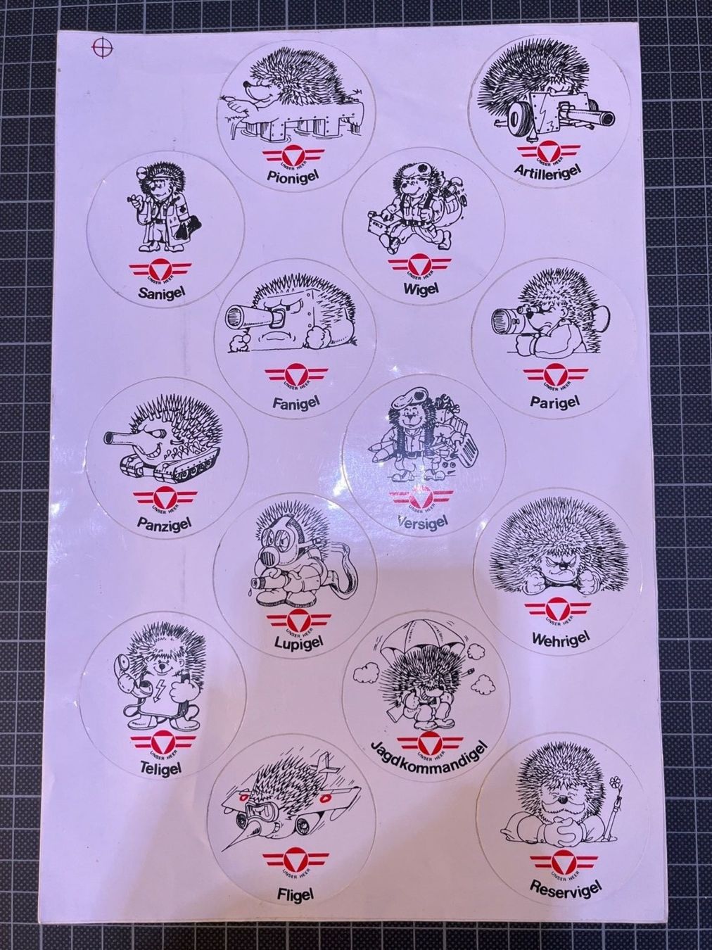 Sticker: Österreich Bundesheer Sticker Bogen Unser Herr "Igel" – Nuovo (secondo la descrizione) da Bischofszell venduto da Klabauta