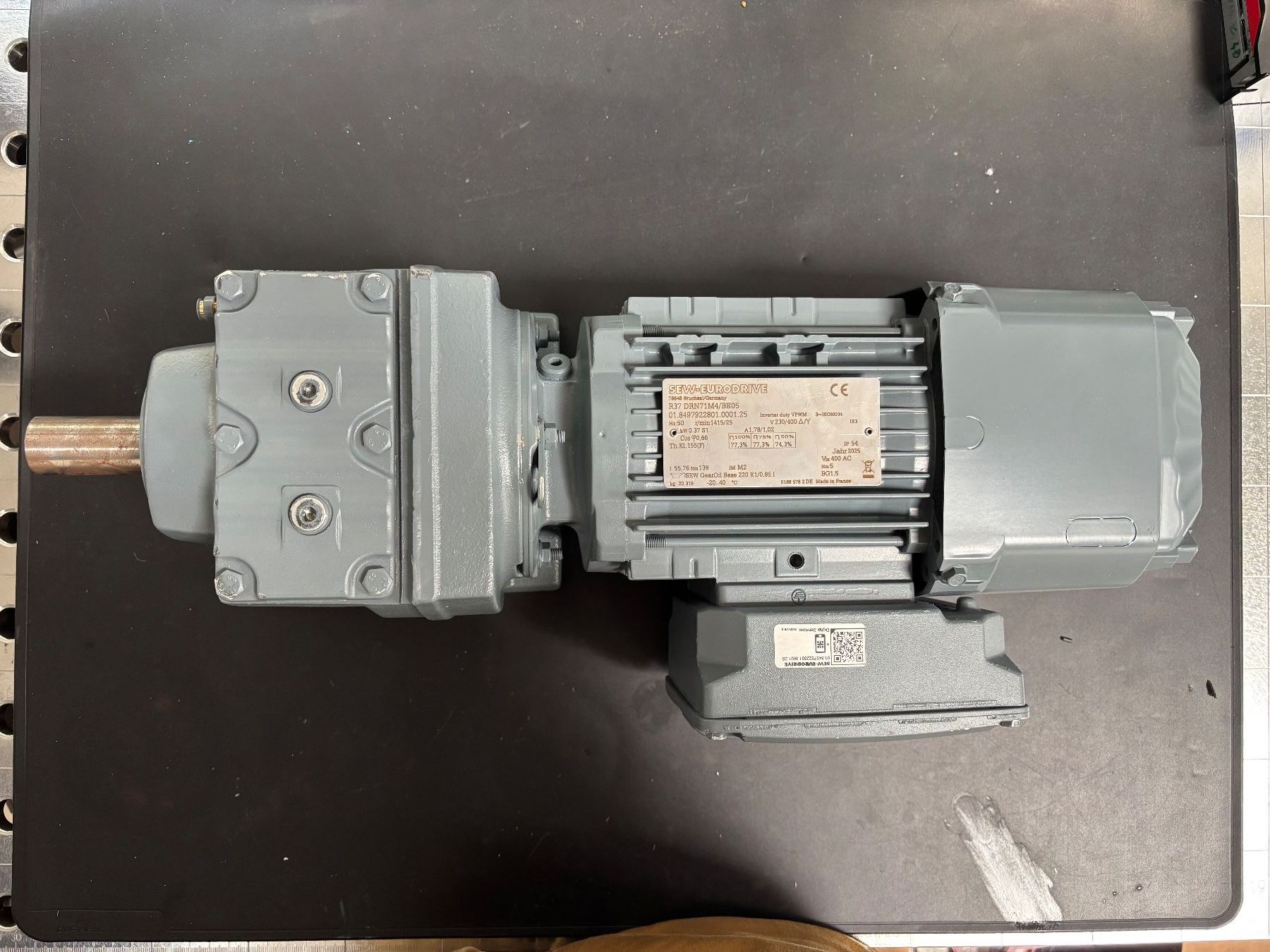 Sew-Eurodrive  Motori: Elektromotor mit Getriebe 0.37kW – Nuovo (secondo la descrizione) da Horw venduto da asdf1414