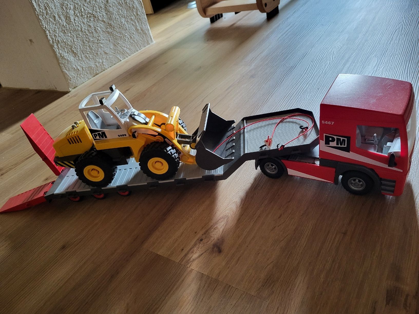 Playmobil Spielzeuge: Playmobil Sattelschlepper mit Bagger – Gebraucht aus Buttikon SZ von and_sck5 1