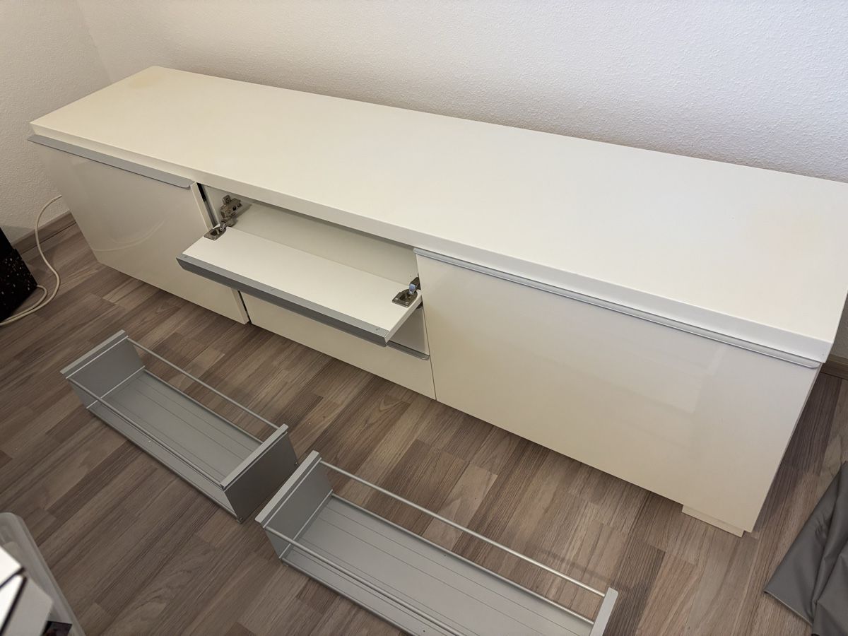 Ikea Mobili TV: Ikea besta burs TV Möbel – Usato da Glattfelden venduto da 01Diamond 1