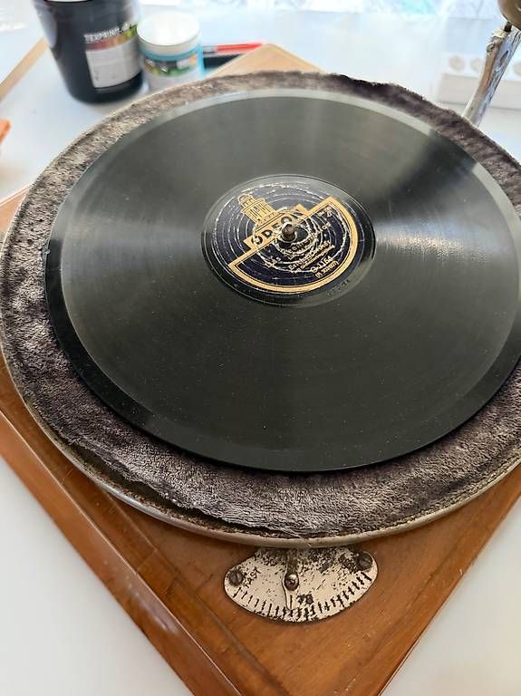 Tourne-disques: antikes Grammophon – D'occasion à Engelburg par Evrofe 2