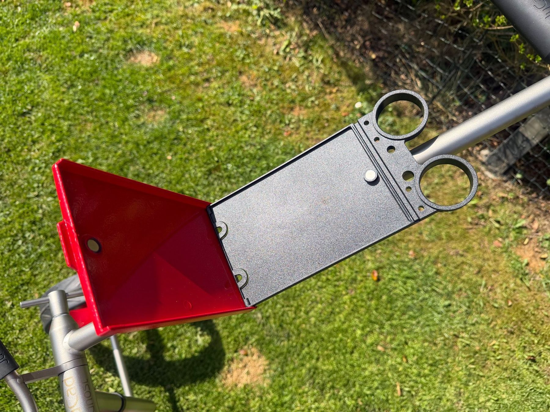 Jucad Trolley: JuCad Ghost Titan manuell mit Teleskop Golfschirm Silber – Usato da Nürensdorf venduto da DaniSkywalker 7