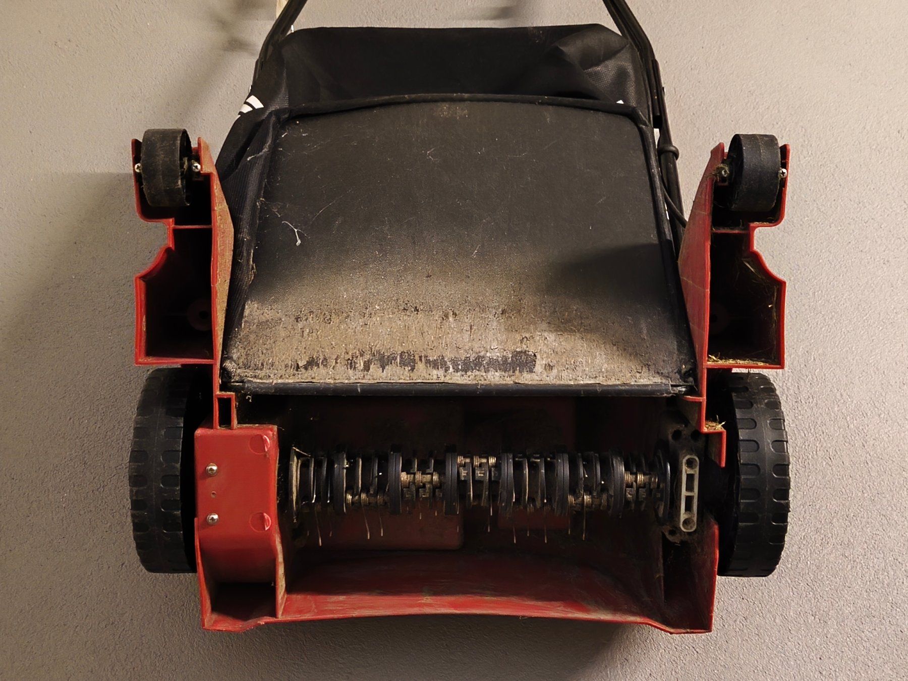 Einhell Appareils de traitement du sol: Vertikutierer / Rasenlüfter EInhell GC-SA 1231 – D'occasion à Jegenstorf par Juchlistock 5