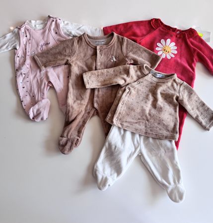 4 Pyjamas / Schlafanzüge für Mädchen – Gr. 56 (1 Mt.)