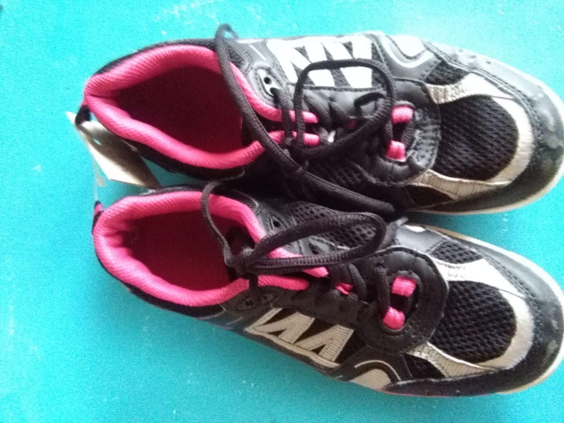 Scarpe per ragazze: Sportschuhe – Usato da wolfertswil venduto da februartag