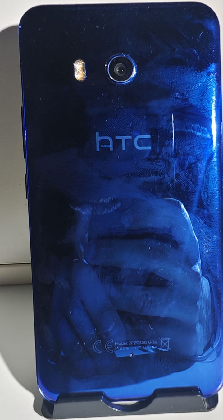 HTC Handys / Smartphones: HTC U-3u Smartphone - Blau - Defekt – Defekt aus La Tour de Peilz von Dejobokin