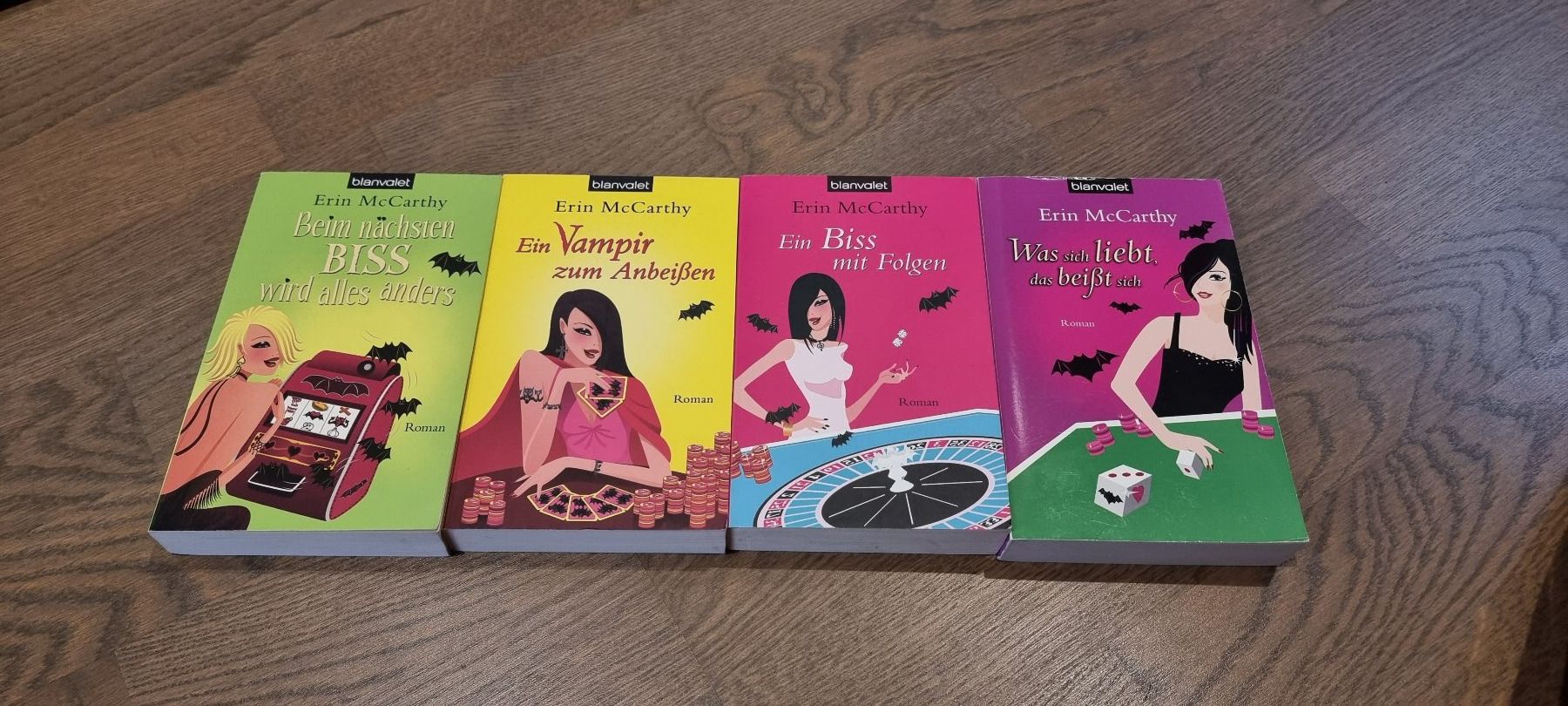 Bücher: The Vegas Vampires -  Erin McCarthy – Gebraucht aus Hinterforst von impatiently