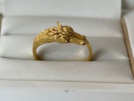 Fingerring mit Pferde Motiv Gelbgold Gold 750 18 Karat