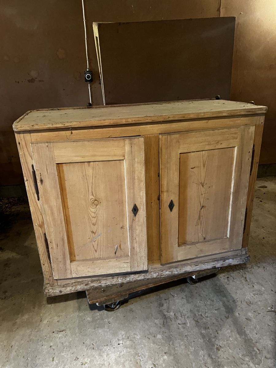 Armoires: Schrank Kieferholz – D'occasion à Ueberstorf par lorena...