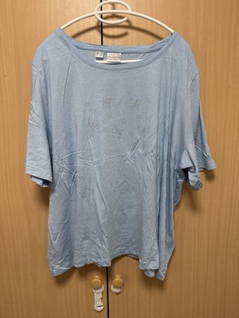 hellblaues Shirt mit Strass - Grösse 2XL 🦋