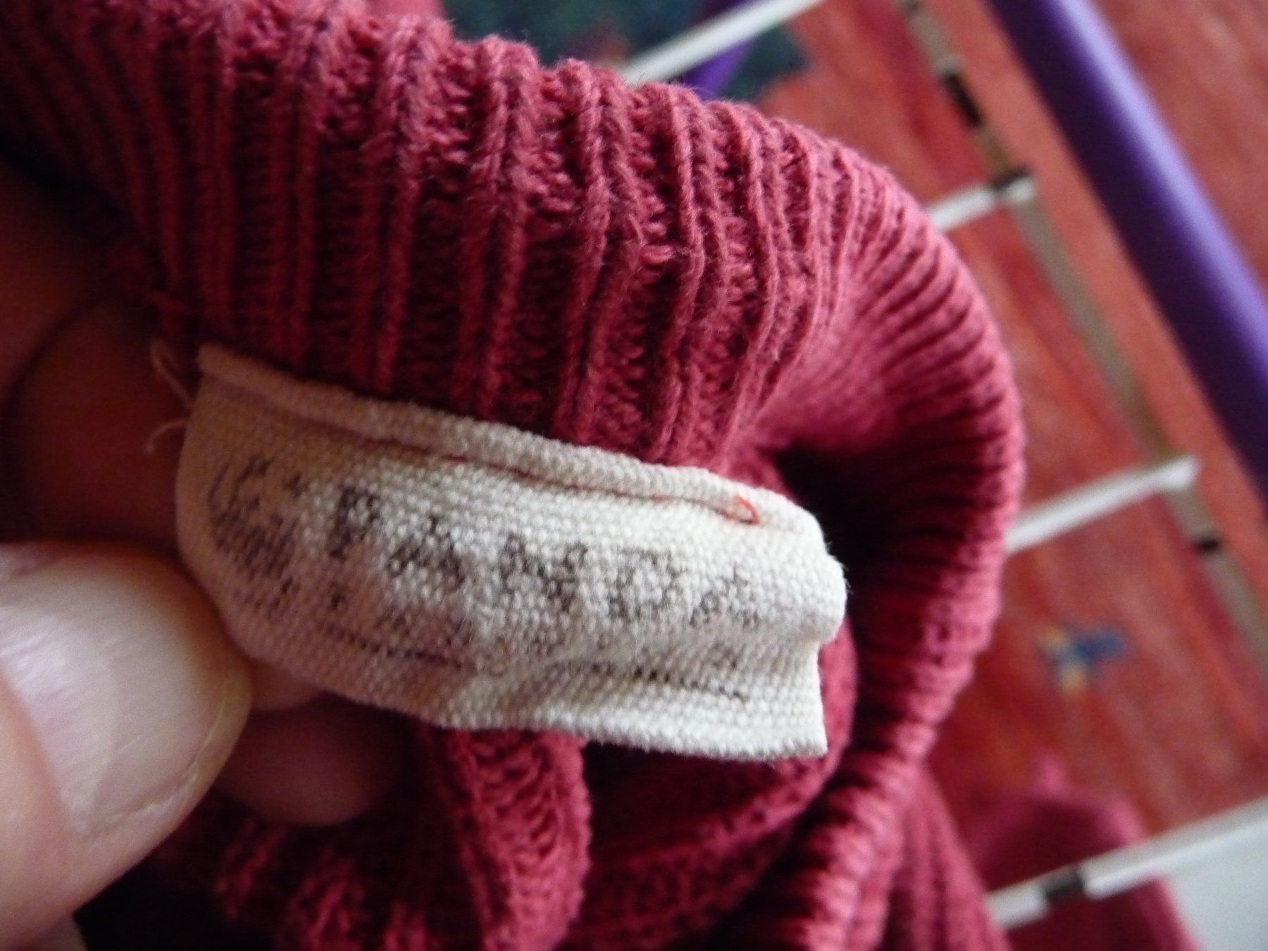 Pulls & Sweat-shirts: Baumwpullover XL, bordeauxrot – D'occasion à Kirchberg BE par lavendel02 2