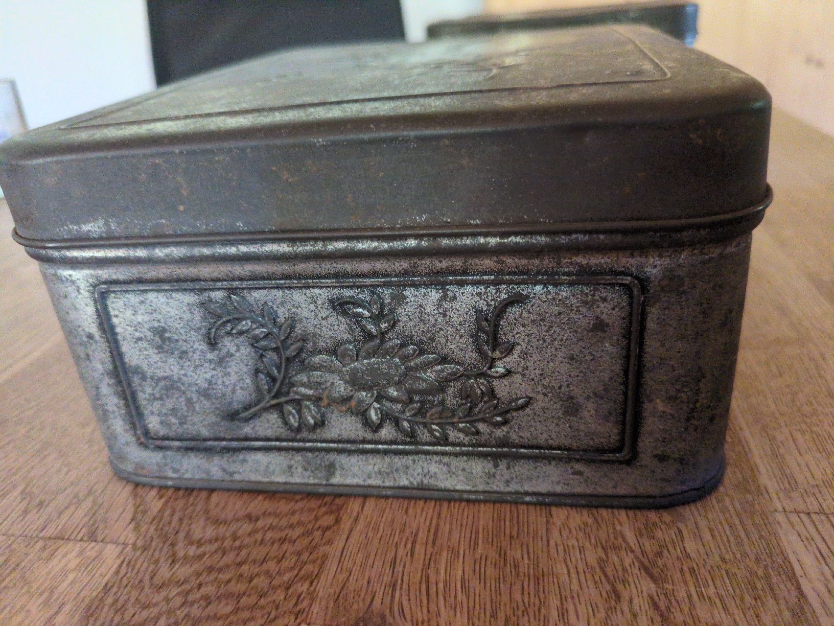 Barattoli: Alte Blechdose mit Blumenmuster ca 1920 Maggi Kempttal – Usato da Fankhaus (Trub) venduto da sun_7677 2
