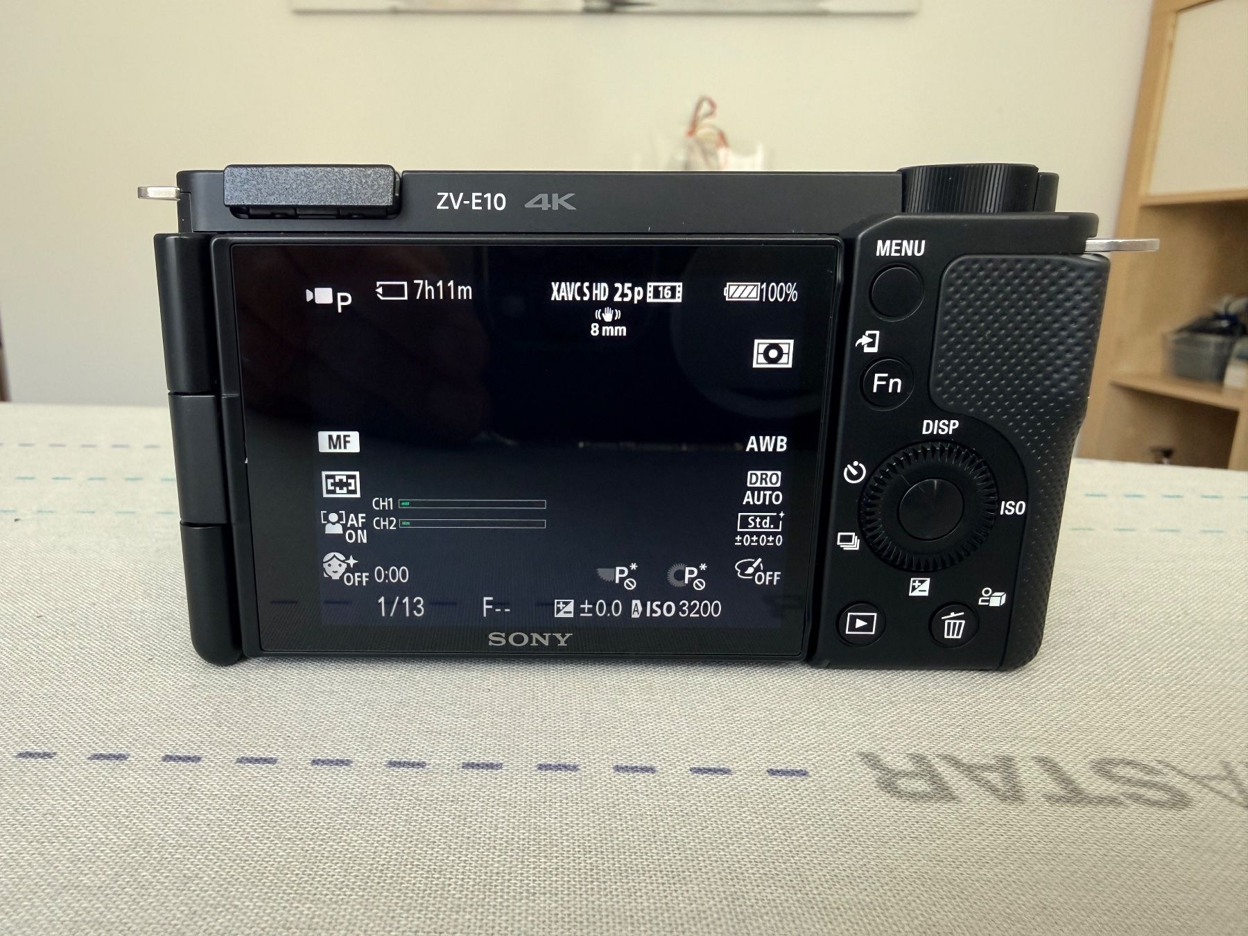 Sony Fotocamera: Sony Alpha ZV-E10 body neuwertig – Nuovo (secondo la descrizione) da Giubiasco venduto da nofi85 5