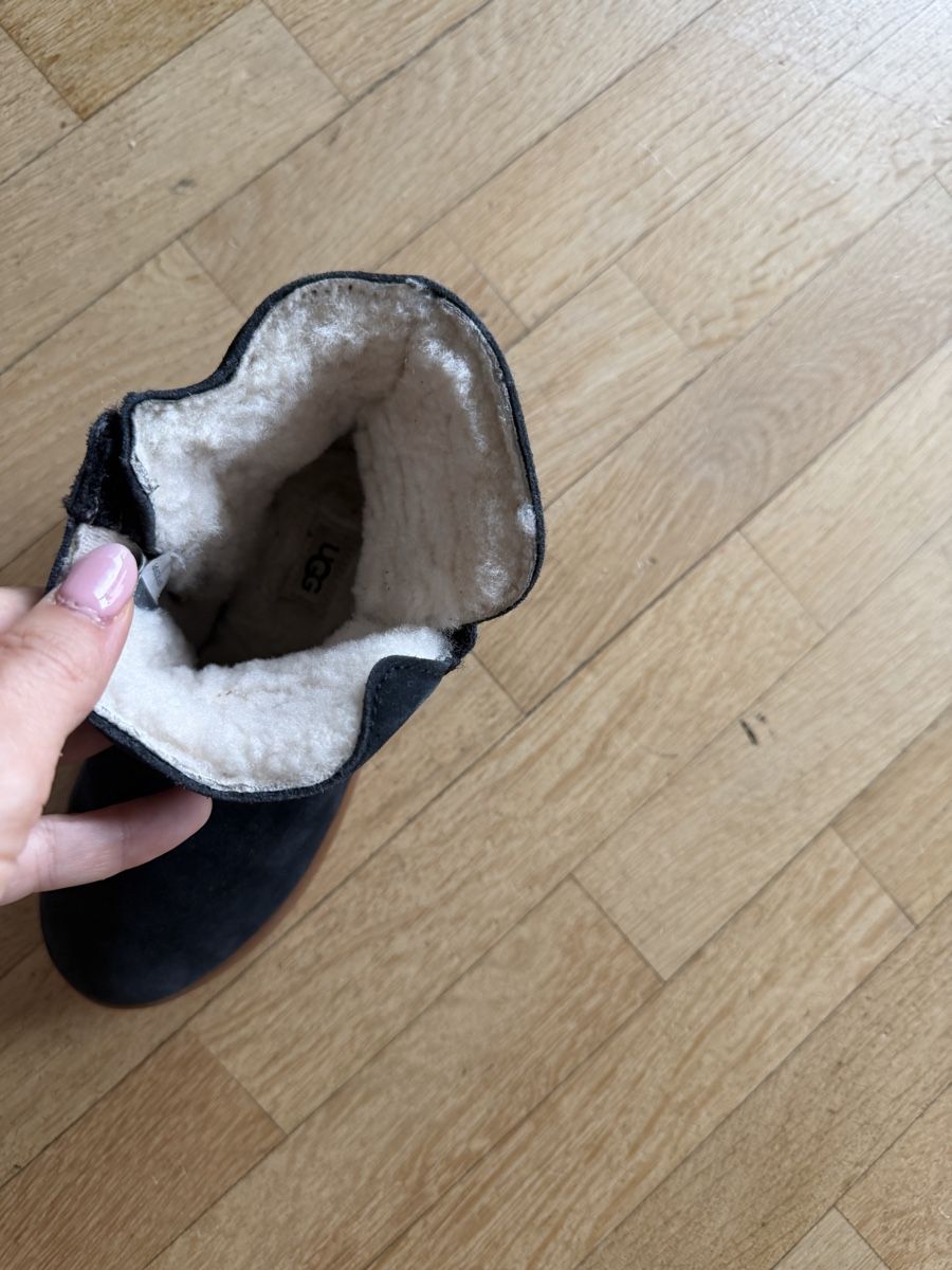 Ugg Schuhe für Jungen: ugg enfant  – Gebraucht aus Versoix von wen_75xm 2