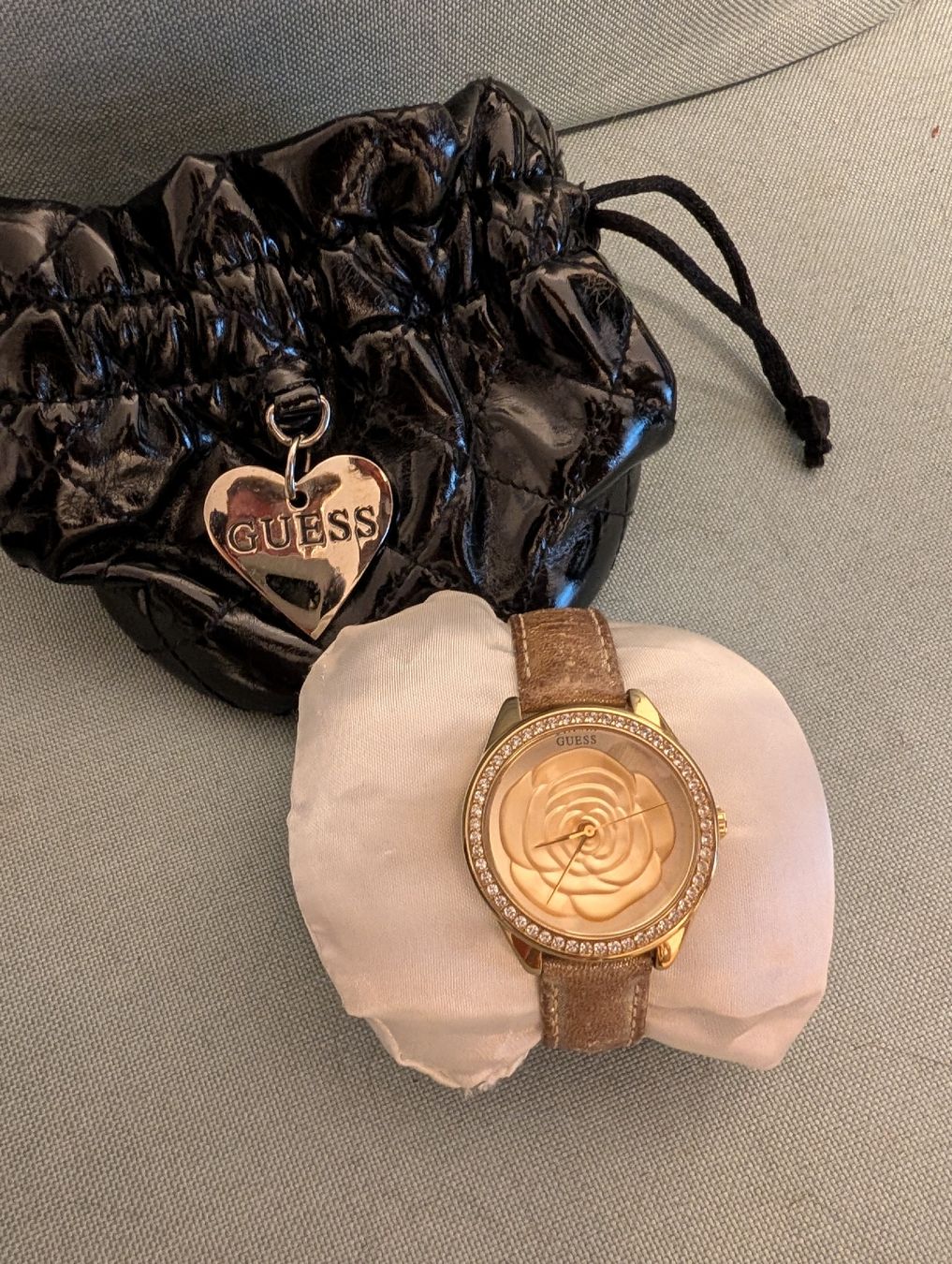 Guess Orologi: Damenuhr Guess – Usato da Bülach venduto da unl_b5xh