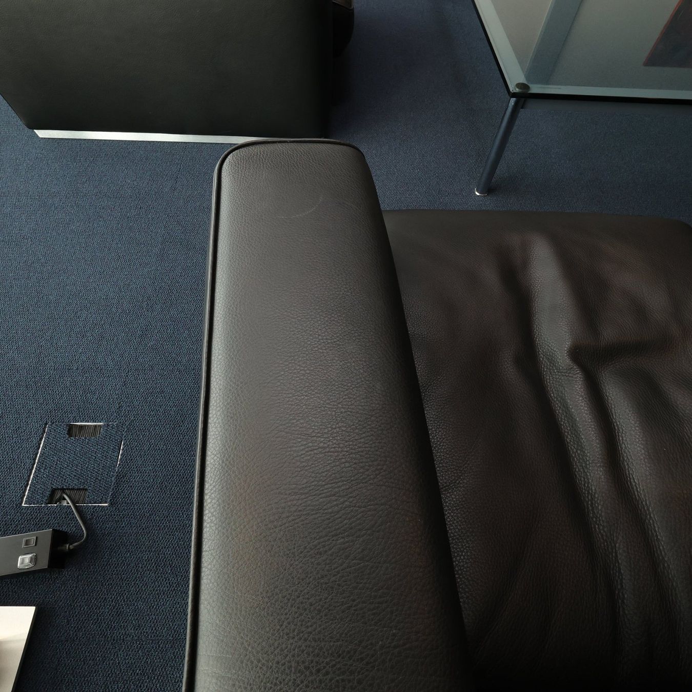Living Divani Poltrone: Living Divani Sessel Leder – Usato da Zürich venduto da Zapro 2