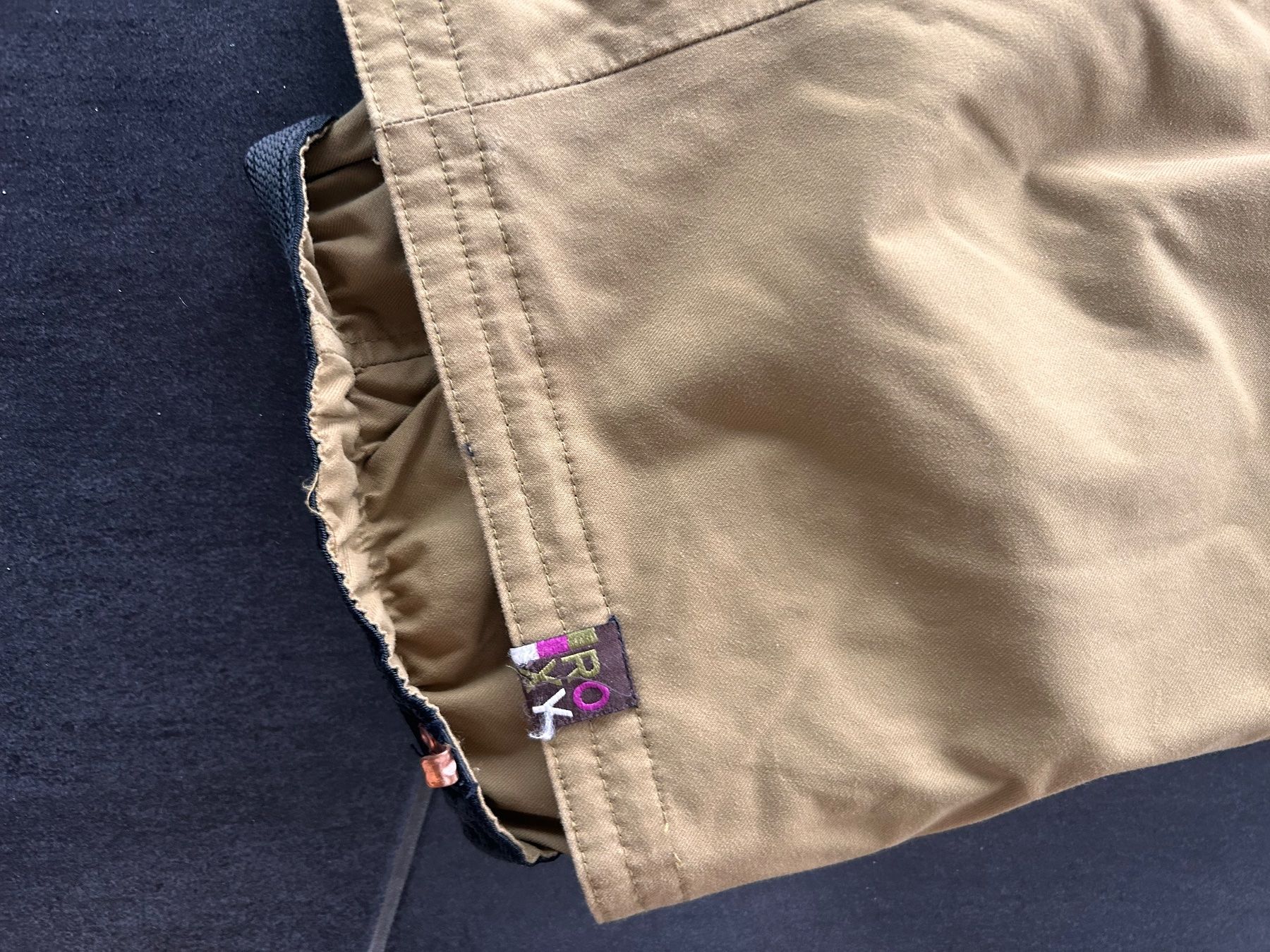 Roxy Pantaloni: Roxy Snowboard Hose L – Usato da Amden venduto da roatan01 1