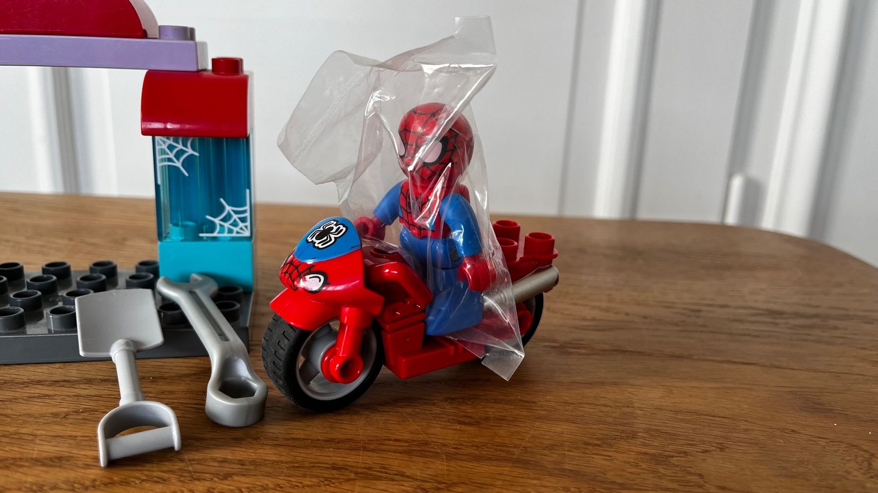 Lego Statuette: Spider-Man & Hulk Adventures Lego Duplo – Usato da Ennetbaden venduto da teo_yg9s 1