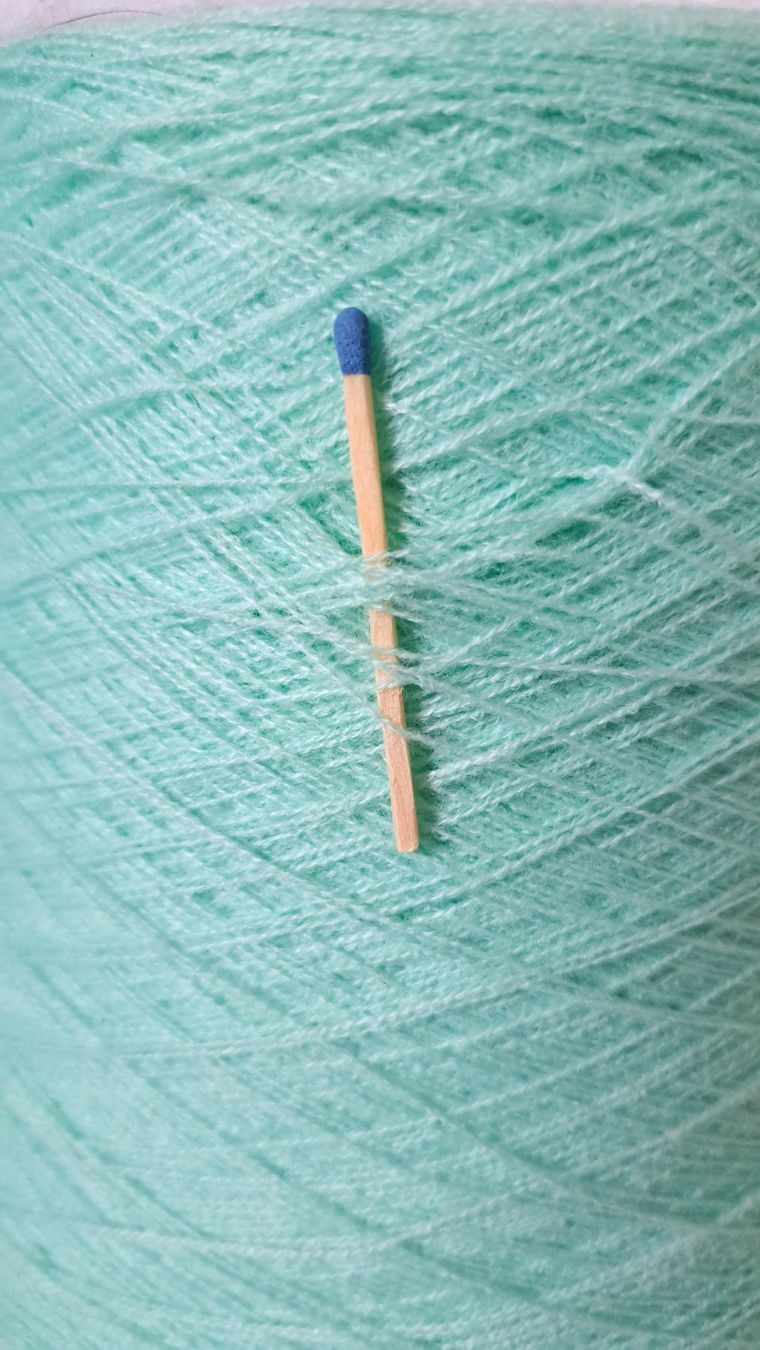 Lana: 650 g weiche Wolle auf Kone – Nuovo e nell'imballaggio originale da Basel venduto da Sweet-Yarns01 1