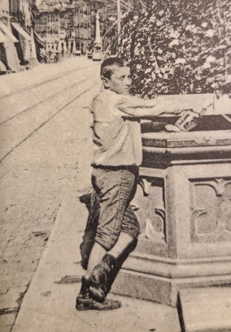Cartoline postali: Kinder am Simsonbrunnen Bern – Usato da Ebikon venduto da Donar50 1