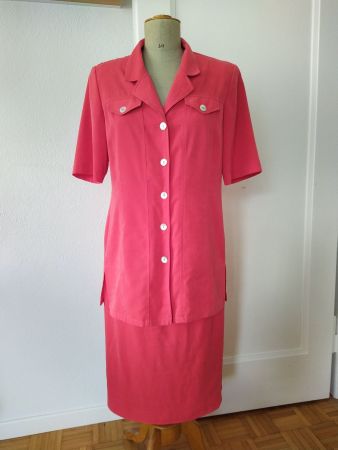 Zweiteiler mit Jupes und Bluse