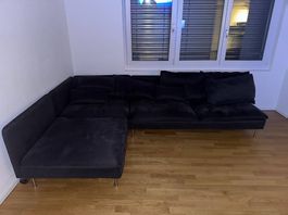 Schwarze Couch
