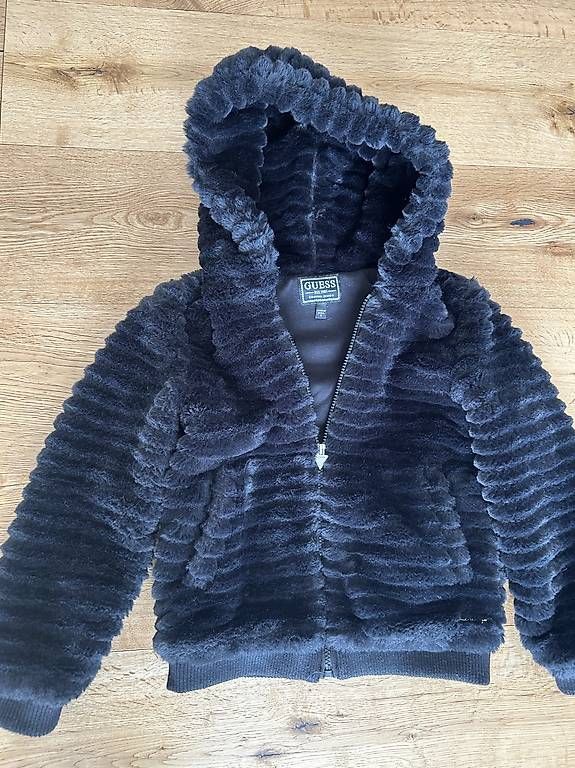 Jacken & Mäntel: Guess Jacke – Gebraucht aus Ettingen von lin_6dcg 1