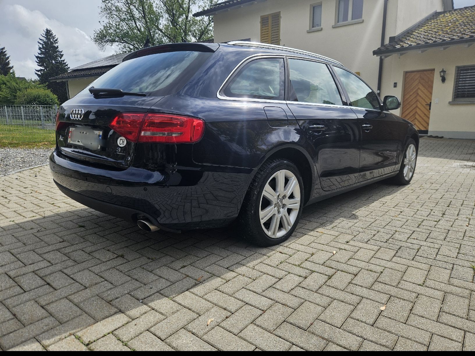 Audi Automobili: Audi A4 Avant 2.3 – Usato da Seengen venduto da cruisenroll 2
