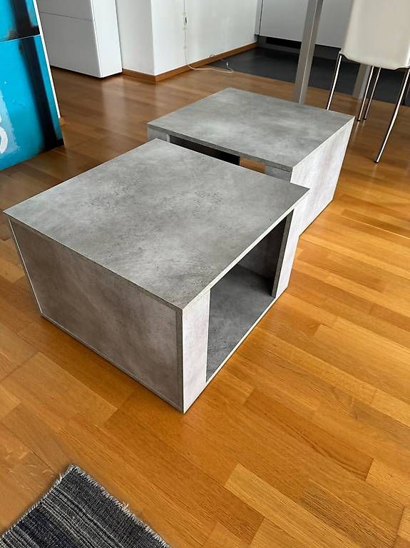 Tables de nuit: Nachttisch 2x           – D'occasion à Ostermundigen par skulls_13 2