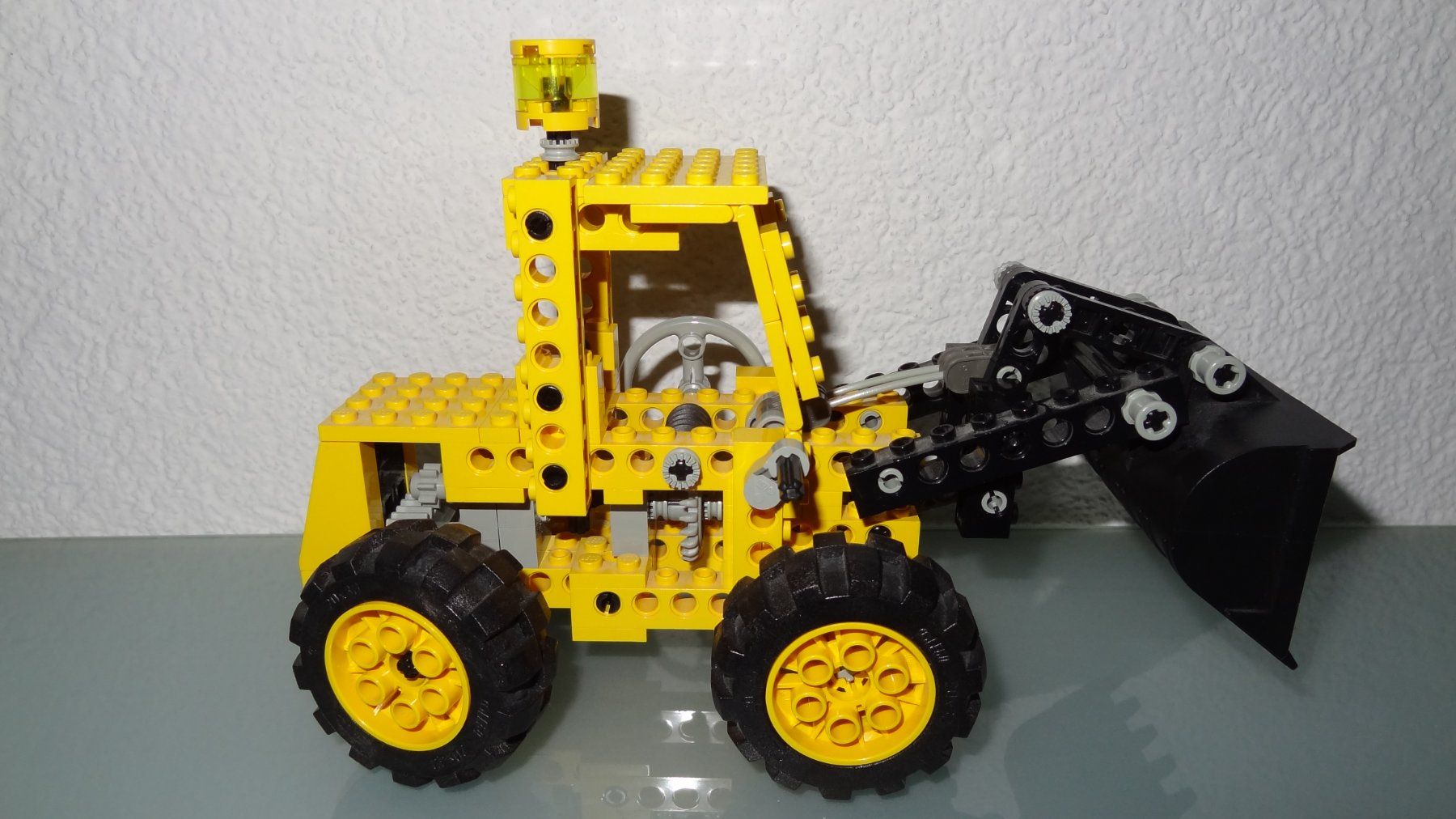 Lego Spielzeuge: Lego Technic 8828 Front Lader von 1992 – Gebraucht aus Winterthur von Blueedition 1