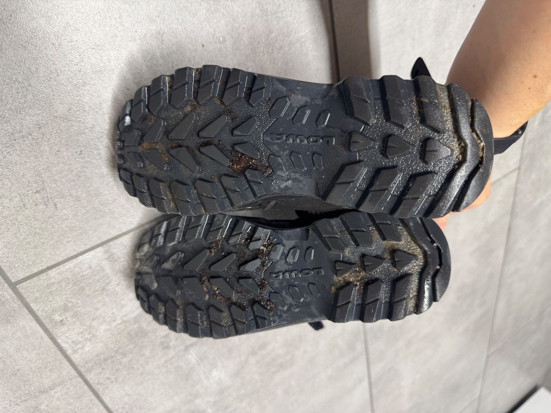 Lowa Scarpe da uomo: Lowa Goretex Gr. 32 Winterschuhe – Usato da Münsingen venduto da Sabine87 2