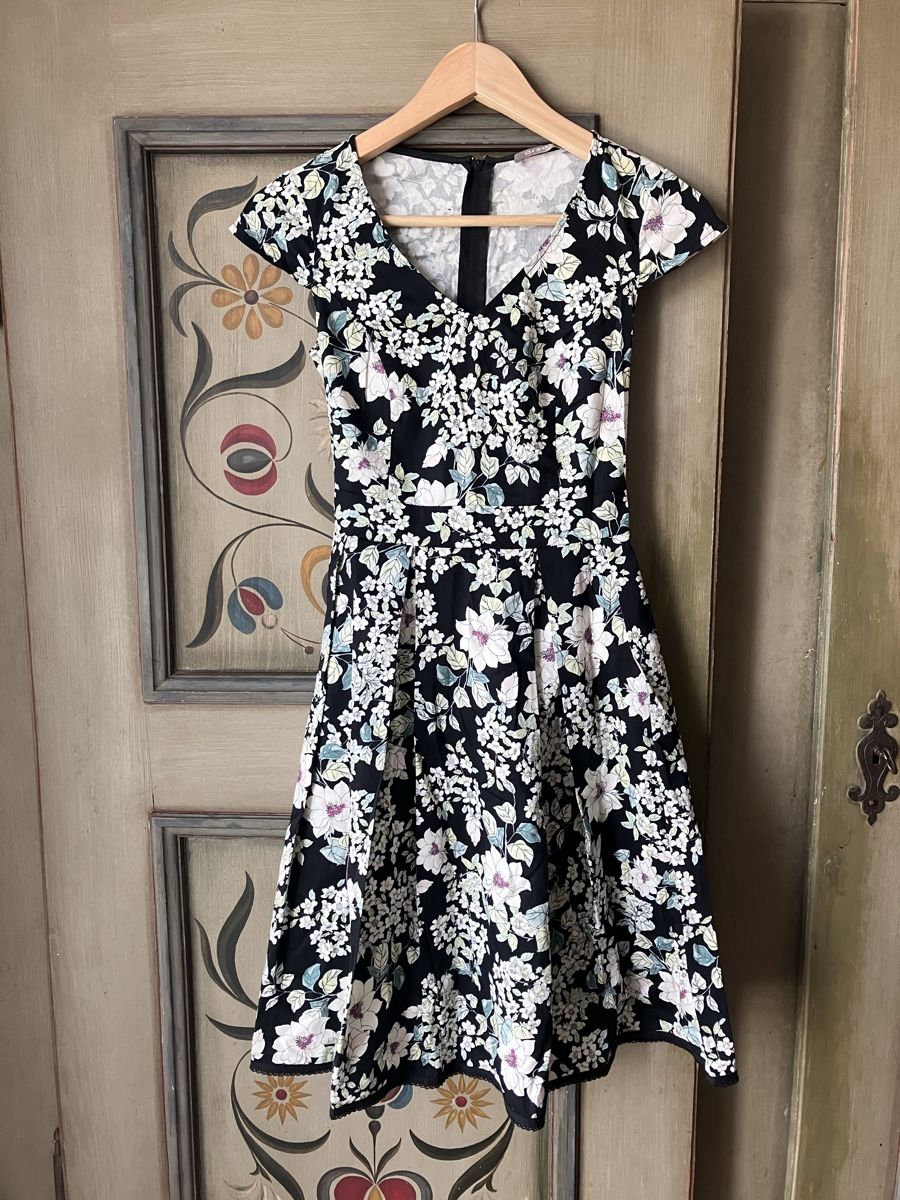 Orsay Vestiti: Geblümtes Kleid – Usato da Neftenbach venduto da Moonlight18