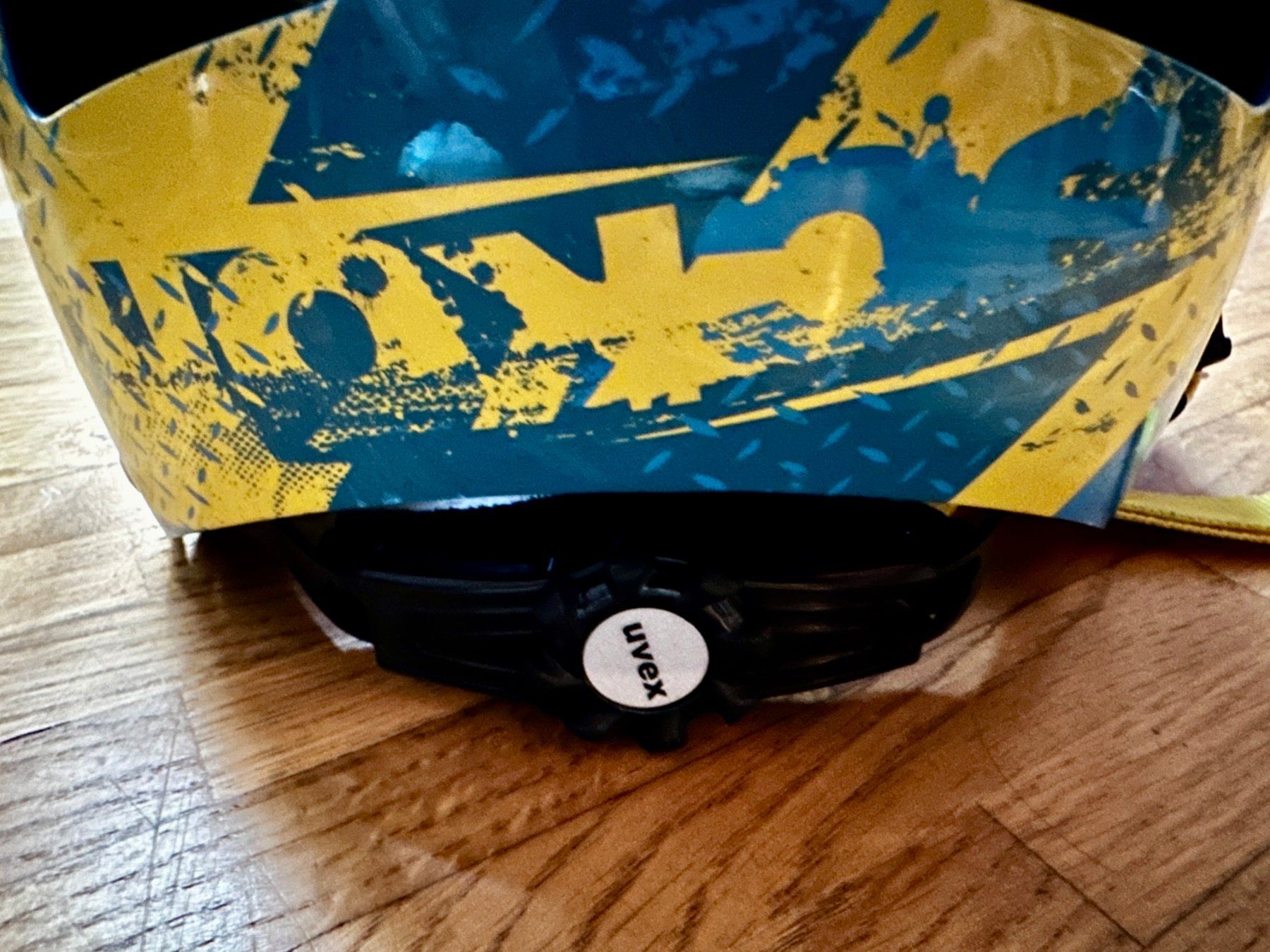 Uvex Helme: UVEX kinder velo helm 51-55cm – Gebraucht aus Lausanne von brixton 2