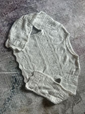 Gehäkelter Pullover weiss Grösse 158/164