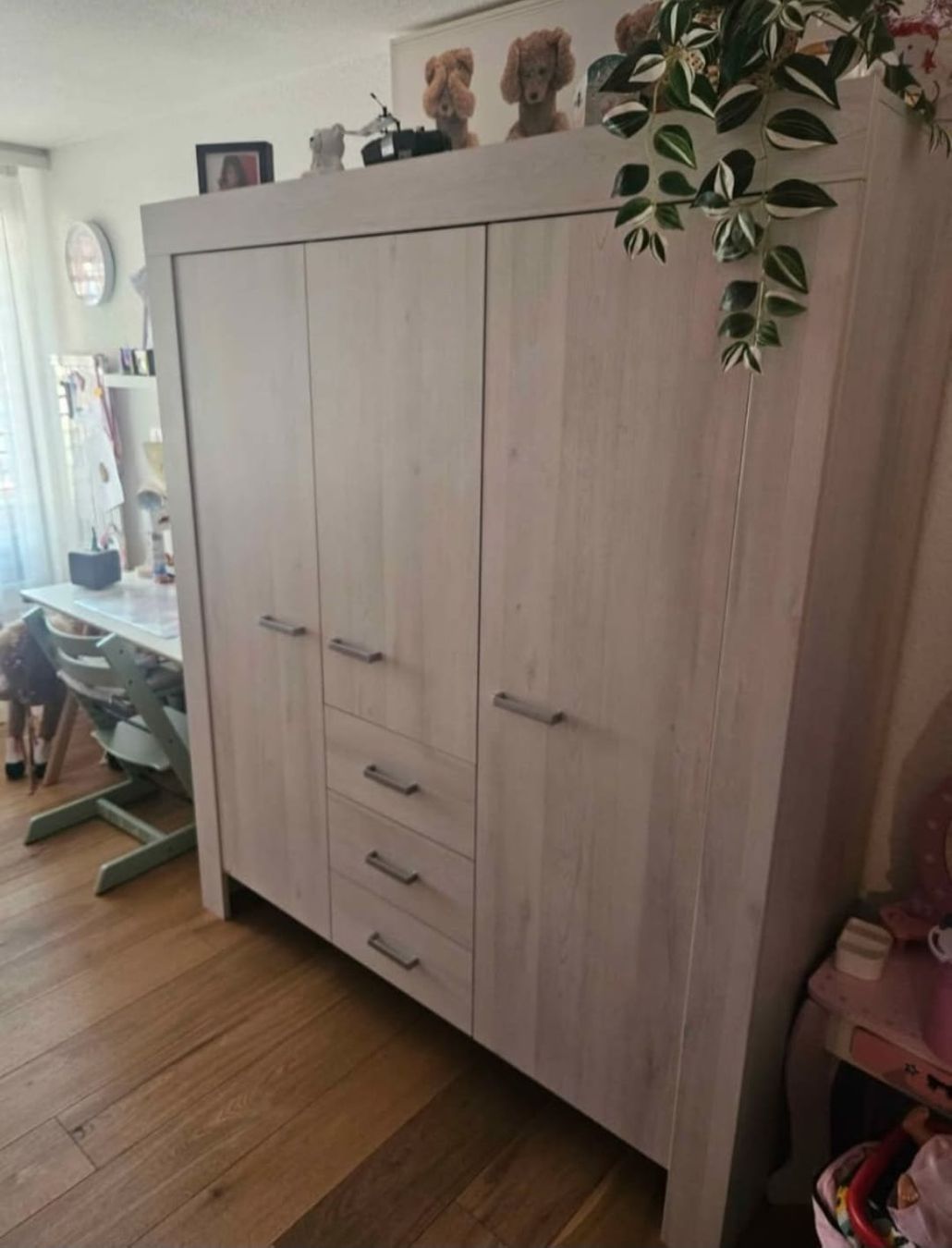 Armadi: Kleiderschrank Kinderzimmer – Usato da Einsiedeln venduto da Pascald05