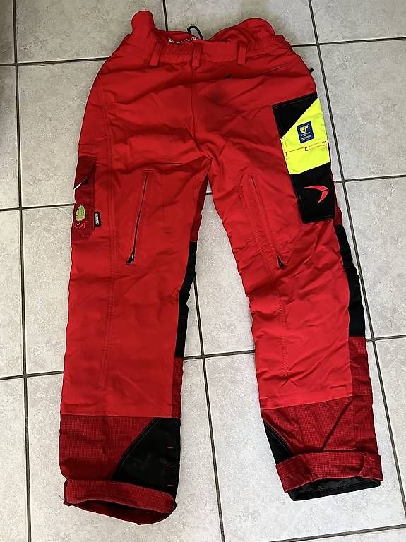 Pantalons: Pantalon tronçonneuse – D'occasion à Tavannes par Tch7 1