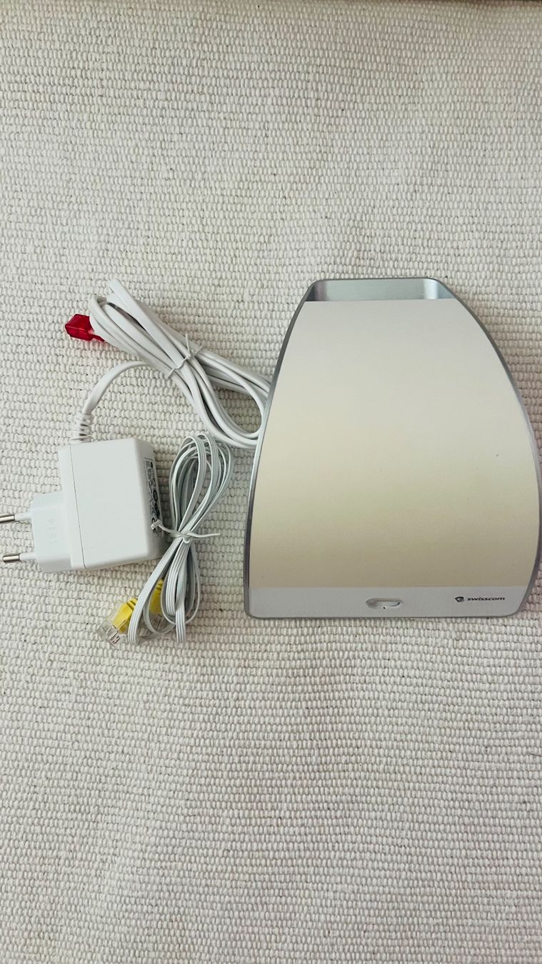 Swisscom Telefone: Swisscom Rousseau 300 DECT IP Telefon 2 Stck mit Ladestation – Gebraucht aus Winkel von Wilderness 3