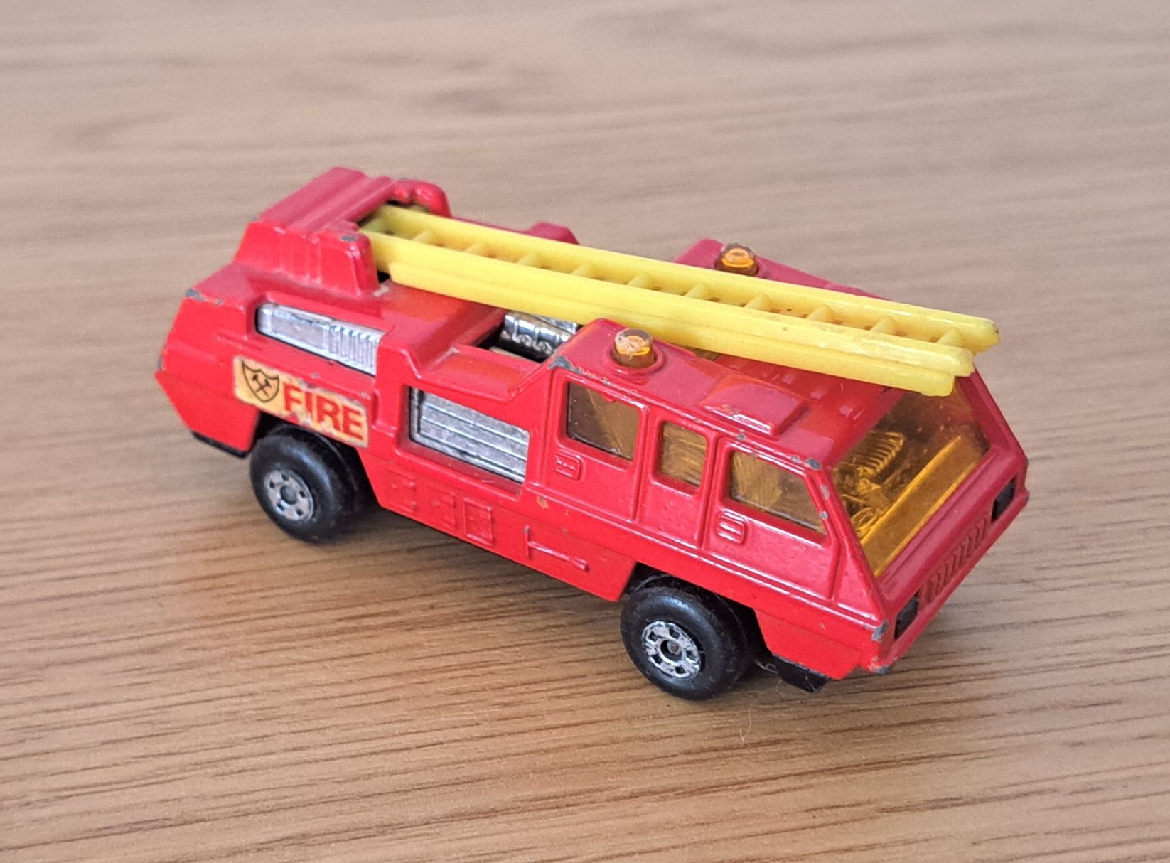 Matchbox Modellini d'auto: Matchbox Superfast : Camion + voiture de pompiers – Usato da St-Imier venduto da supernova21 1
