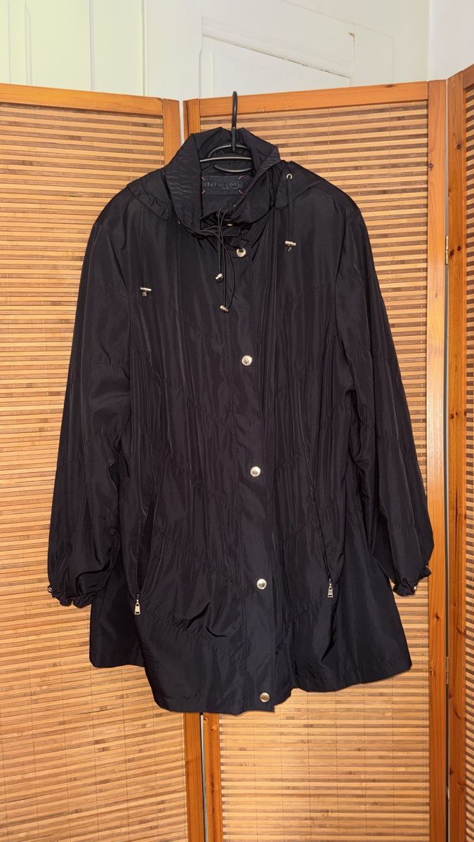Giacche: Regenjacke Damen 44 – Usato da Gümligen venduto da morticiaaddams